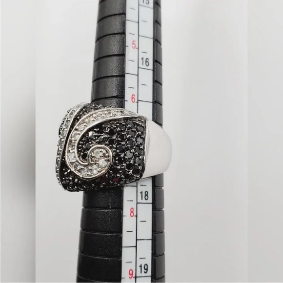 Black & White Diamond Simulant 925 Sterling Silver Rhodium Statement Design Ring - Picture 5 of 6
